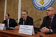 Национальный трехсторонний социально-экономический совет предлагает Президенту Украины включить Дмитрия Фирташа в состав Комитета экономических реформ