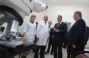 Главный врач Залещицкой районной больницы Василий Романюк демонстрирует новое оборудование медицинского учреждения